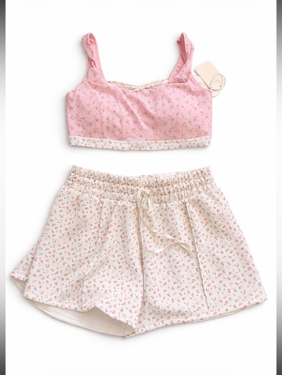 Blogilates Other - Blogilates bow back corset bra(1X) and marshmallow dolphin short (2X) set NWT